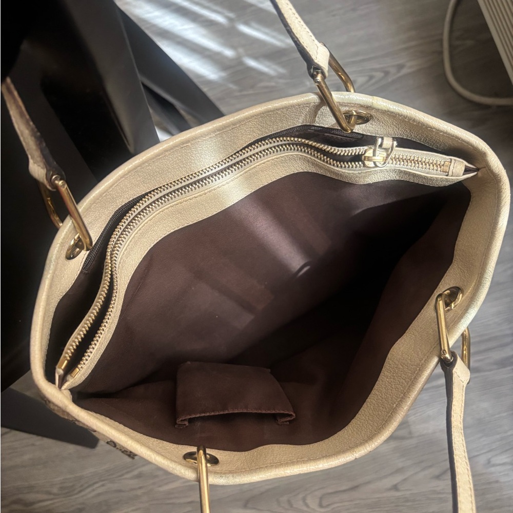 GUCCI PURSE MEDIUM - Picture 5 of 8